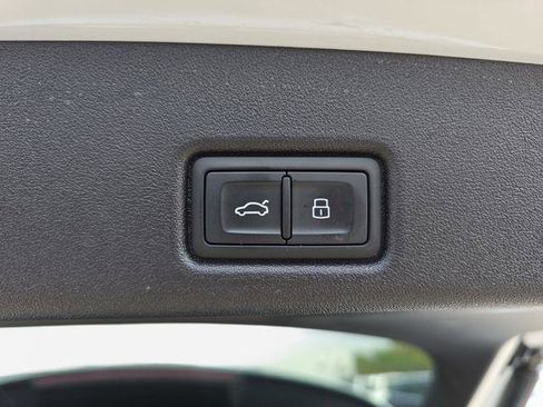 Used 2025 Audi Q5 Premium w/ Convenience Package AWD/4WD image 17