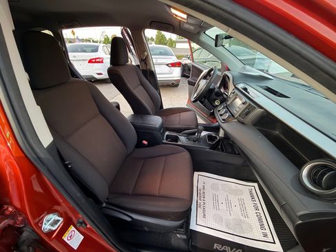 Used 2016 Toyota RAV4 LE FWD image 9