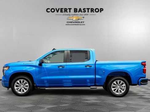 Used 2025 Chevrolet Silverado 1500 Custom RWD image 2