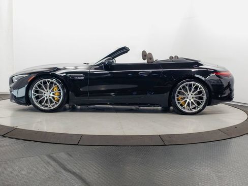 Used 2022 Mercedes-Benz SL 55 AMG 4MATIC w/ Driver Assistance Package image 5