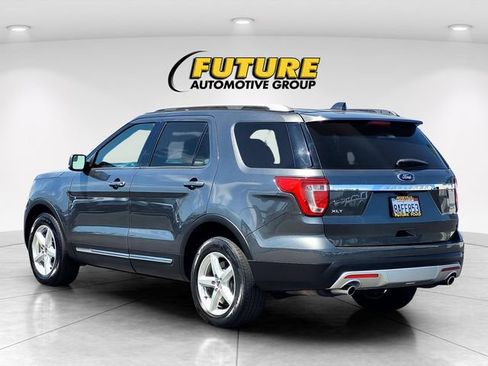 Used 2017 Ford Explorer XLT w/ Equipment Group 202A AWD/4WD image 6