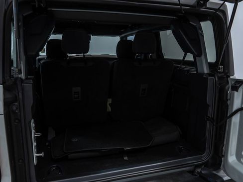 Used 2023 Ford Bronco Wildtrak image 29