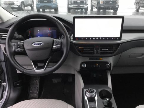 Used 2023 Ford Escape SE image 5