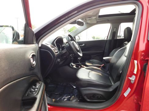 Used 2018 Jeep Compass Limited w/ Navigation Group AWD/4WD image 17