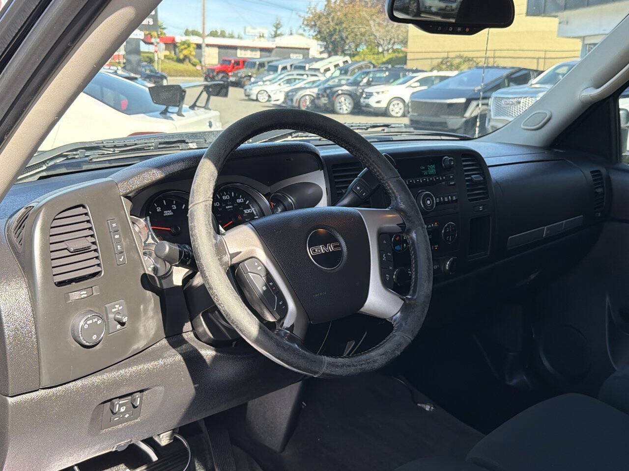 Used 2014 GMC Sierra 2500 SLE w/ SLE Preferred Package AWD/4WD image 32