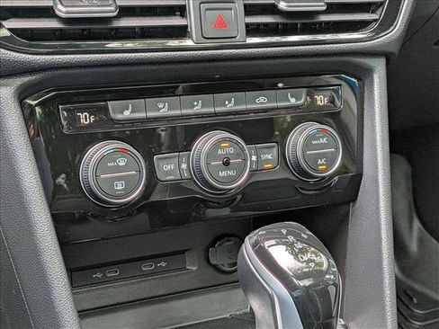 Certified 2023 Volkswagen Taos SEL AWD/4WD image 38