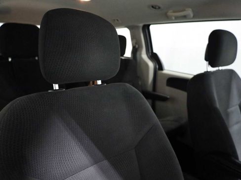 Used 2016 Dodge Grand Caravan SXT image 20
