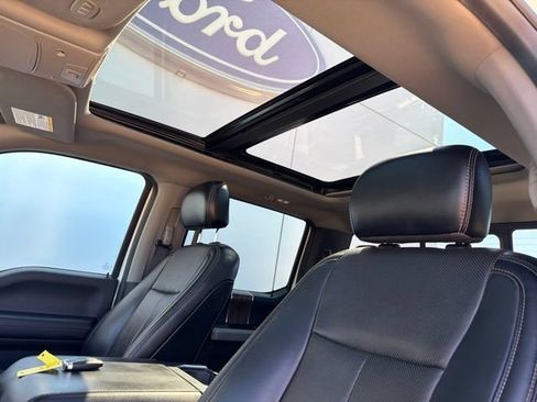 Used 2018 Ford F150 Lariat w/ Equipment Group 502A Luxury AWD/4WD image 15
