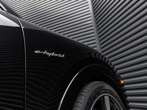 Certified 2025 Porsche Cayenne S AWD/4WD image 39