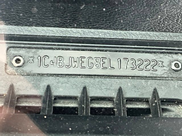 Used 2014 Jeep Wrangler Unlimited Sahara w/ Dual Top Group AWD/4WD image 30