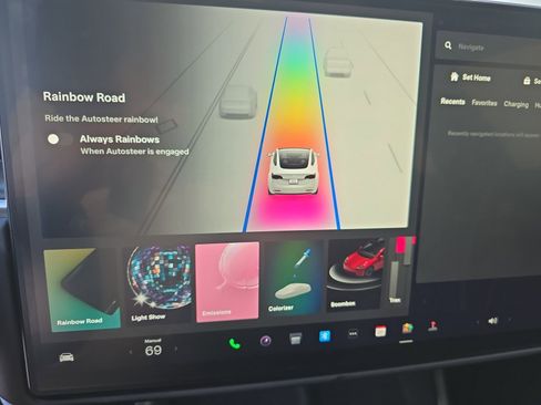 Used 2021 Tesla Model S Plaid image 22