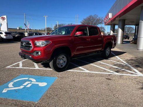 Used 2016 Toyota Tacoma SR5 image 2