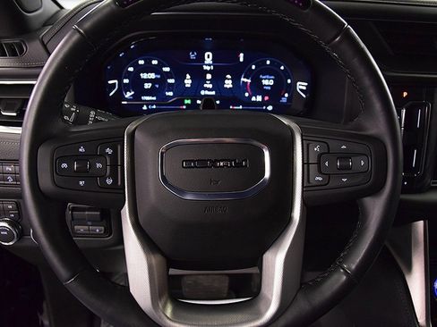 Used 2024 GMC Yukon XL Denali w/ Advanced Technology Package image 18