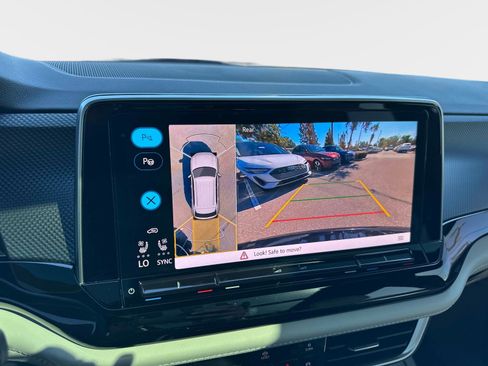 Used 2024 Volkswagen Atlas Cross Sport SEL Premium R-Line image 27