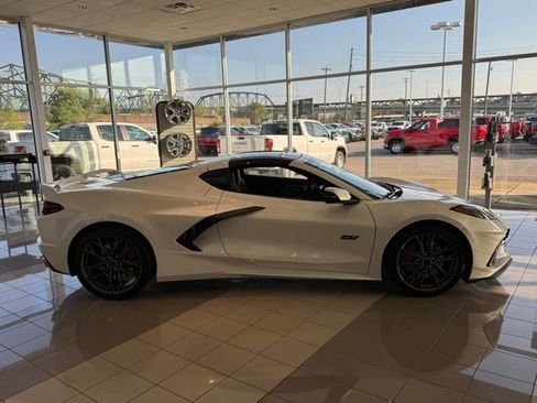 Used 2023 Chevrolet Corvette Stingray Premium Cpe w/ Z51 Performance Package image 6