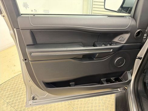 Used 2024 Ford Expedition XLT AWD/4WD image 20