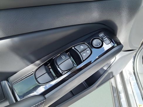 New 2025 Nissan Altima 2.5 SL FWD image 23