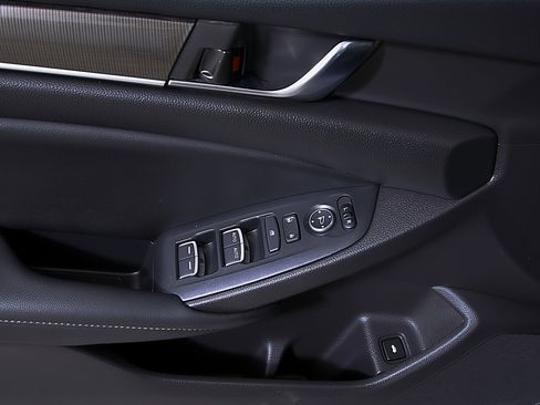 Used 2022 Honda Accord Sport image 17