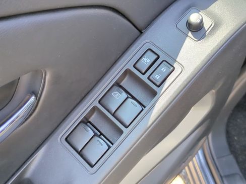 Used 2025 Nissan Frontier SV w/ SV Convenience Package image 13