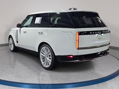 Certified 2025 Land Rover Range Rover SE AWD/4WD image 7