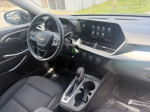 Used 2026 Chevrolet Trax LS FWD image 17
