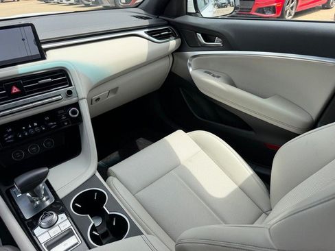 Used 2025 Genesis G70 2.5T AWD/4WD image 16