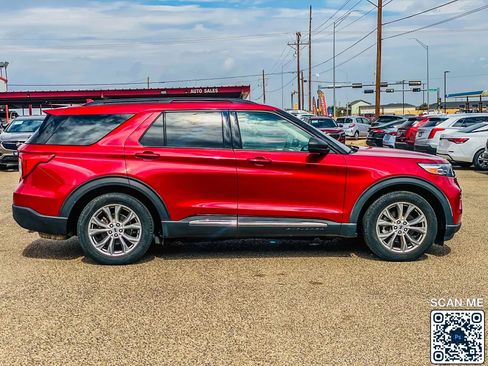 Used 2020 Ford Explorer XLT w/ Equipment Group 202A RWD image 9