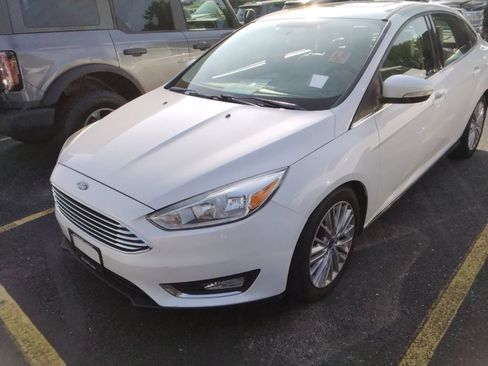 Used 2018 Ford Focus Titanium FWD image 5