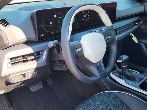 New 2025 Kia K4 GT-Line w/ GT-Line Sunroof Package image 2