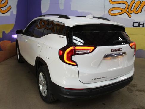 Used 2023 GMC Terrain SLE w/ Driver Convenience Package FWD image 6