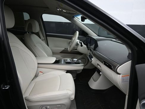 Used 2025 Genesis GV60 Advanced AWD/4WD image 11