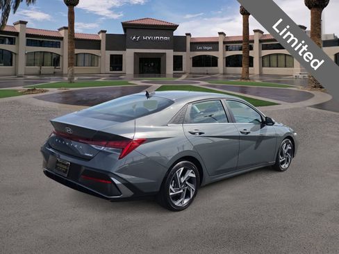 Used 2025 Hyundai Elantra Limited FWD image 8