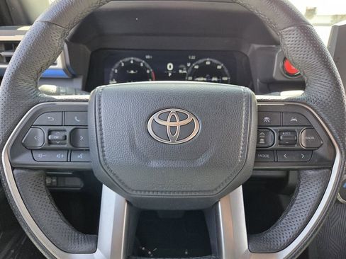 Used 2025 Toyota Tacoma TRD Off-Road AWD/4WD image 21