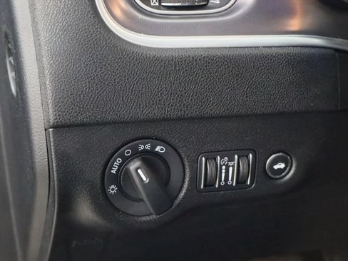 Used 2021 Dodge Charger SXT RWD image 14