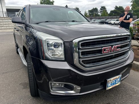 Used 2015 GMC Yukon XL SLT w/ Open Road Package AWD/4WD image 3