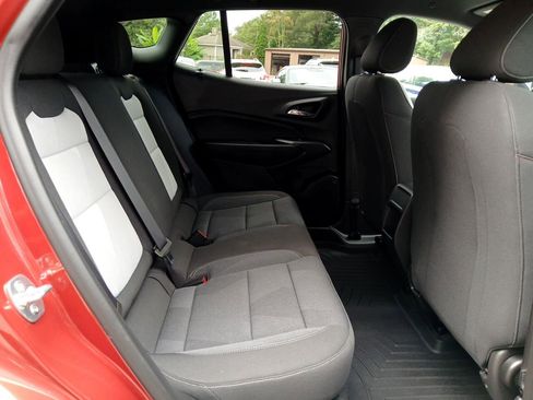 Used 2024 Chevrolet Trax RS image 13