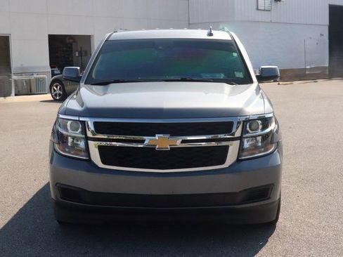 Used 2019 Chevrolet Suburban LT image 2