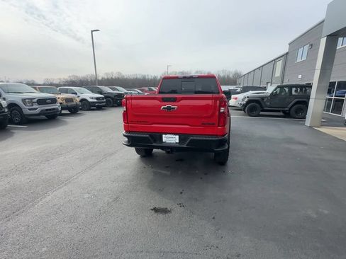 Used 2025 Chevrolet Silverado 1500 ZR2 w/ Technology Package AWD/4WD image 9