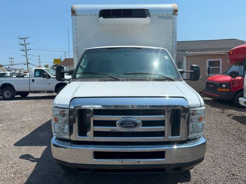 Used 2015 Ford E-350 and Econoline 350 Super Duty w/ Power Windows & Locks Group RWD image 2