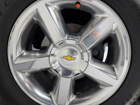 Used 2009 Chevrolet Avalanche LTZ AWD/4WD image 3