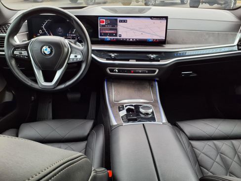 Used 2025 BMW X5 sDrive40i w/ Climate Comfort Package image 8