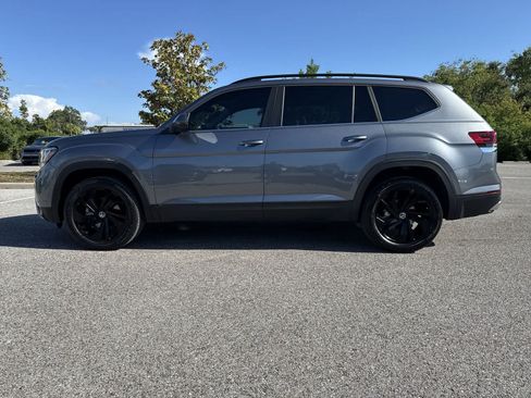 Used 2023 Volkswagen Atlas SE w/ Panoramic Sunroof Package FWD image 11