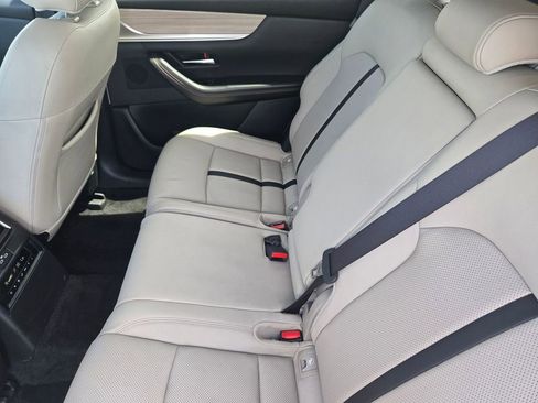 Certified 2024 MAZDA CX-90 Plug-In Hybrid w/ Preferred AWD/4WD image 9