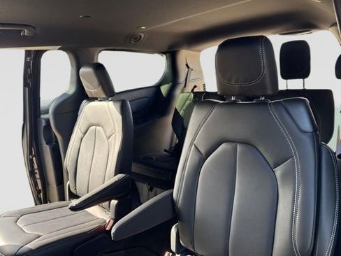 New 2026 Chrysler Pacifica Select w/ S Appearance Package image 27