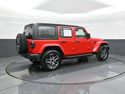 Used 2024 Jeep Wrangler Unlimited w/ Convenience Group image 7