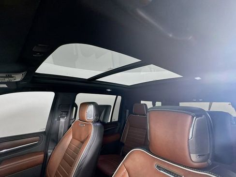 Used 2023 GMC Yukon XL Denali Ultimate image 27