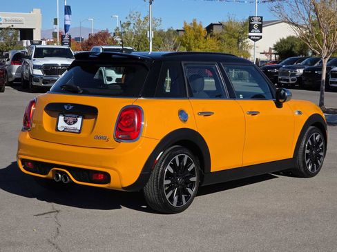 Used 2018 MINI Cooper S image 11