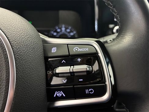 Used 2023 Kia Sorento S image 16