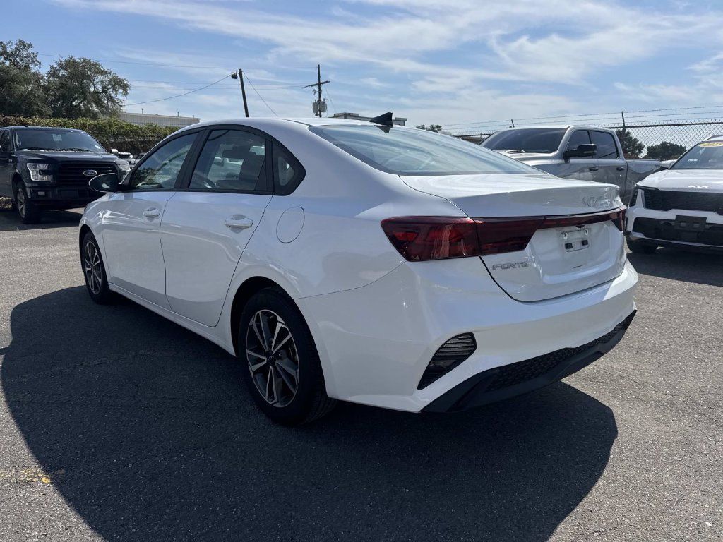 Used 2024 Kia Forte LXS FWD image 7