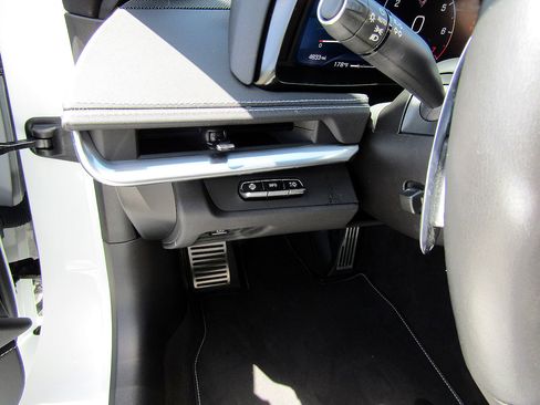 Used 2022 Chevrolet Corvette Stingray Preferred Cpe w/ Z51 Performance Package RWD image 15